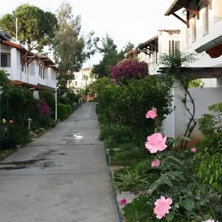 Villa Met Cahit Avsallar